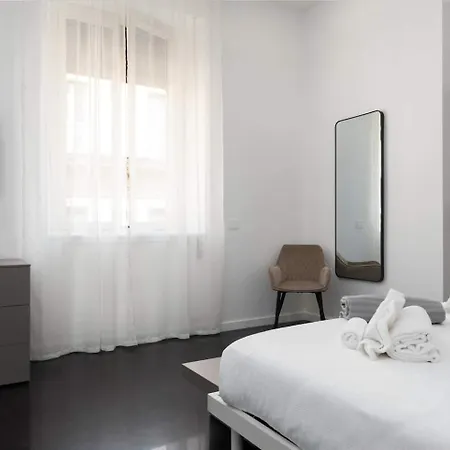 Luxurious Apartments In The Center Of Rome-3